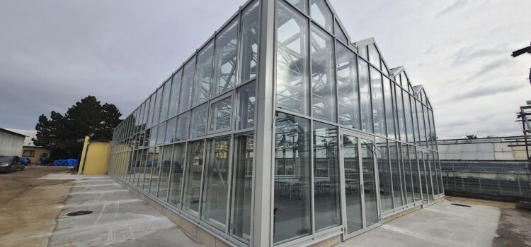 Skleník, Stredná odborná škola regionálneho rozvoja a Stredná odborná škola záhradnícka, Rakovice